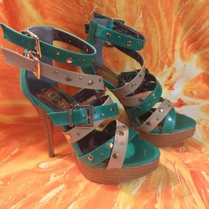 6 Hottttt strappy heels